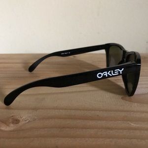 Oakley Accessories - Oakley Frogskins Oakley Accessories - Oakley Frogskins